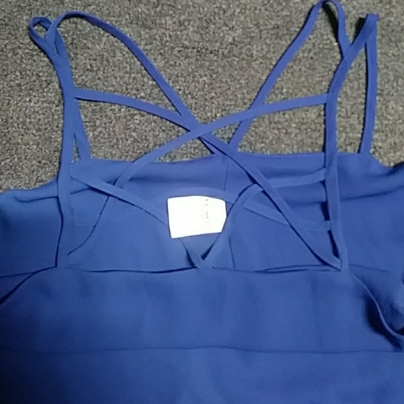 Top - Picture 2 of 2